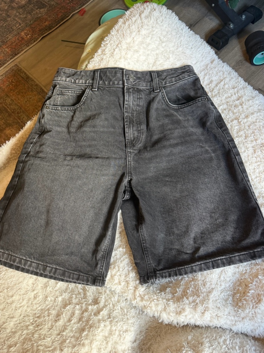 ASOS DESIGN denim bermuda shorts in washed black - Picture 4 of 7